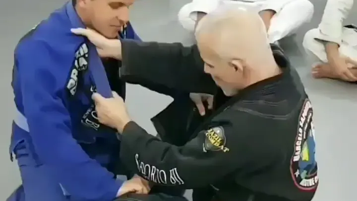 Collar Drag To Cross Choke